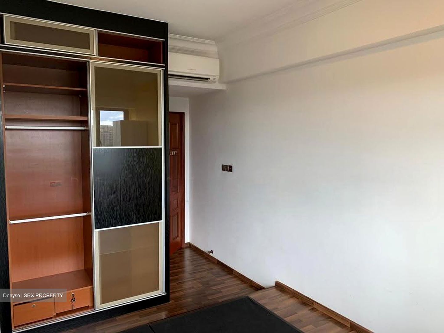 Simsville (D14), Condominium #628326021